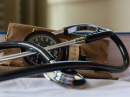 The Final Step Closing High-Value Deals in Medical Device Sales